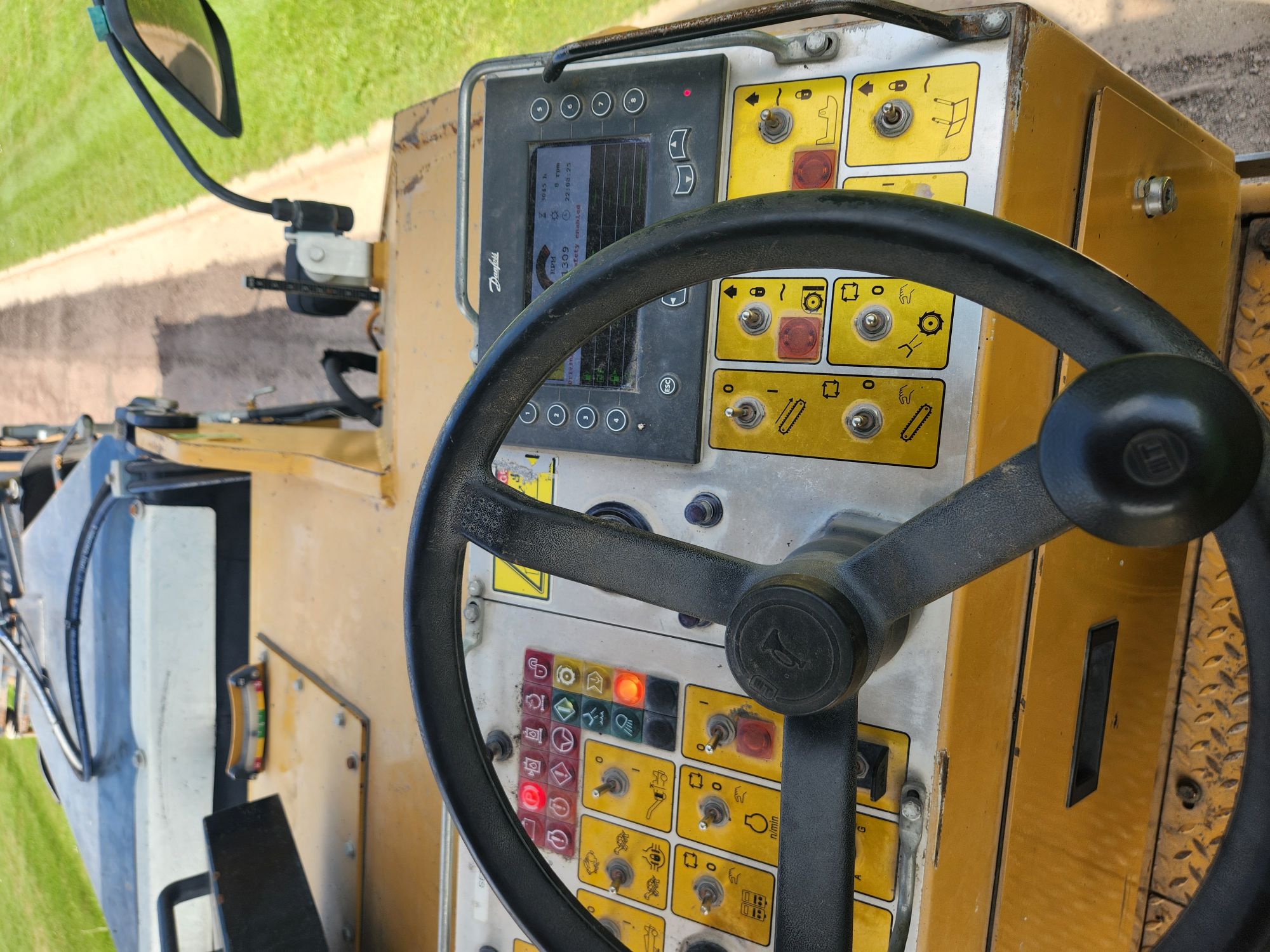 Milling controls close up